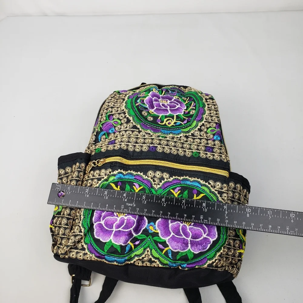 Embroidered floral Mexican Backpack NEW/ mochila Mexicana bordada a mano nueva‎